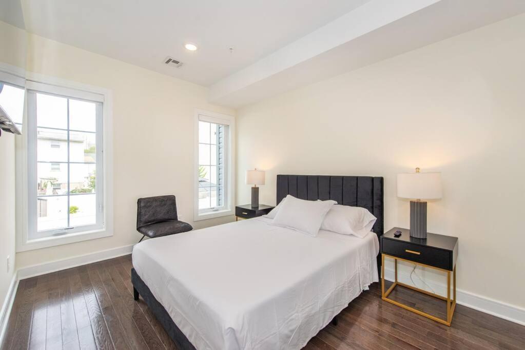 Stylish Chic Condo Nyc At Fingertips North Bergen Exterior photo