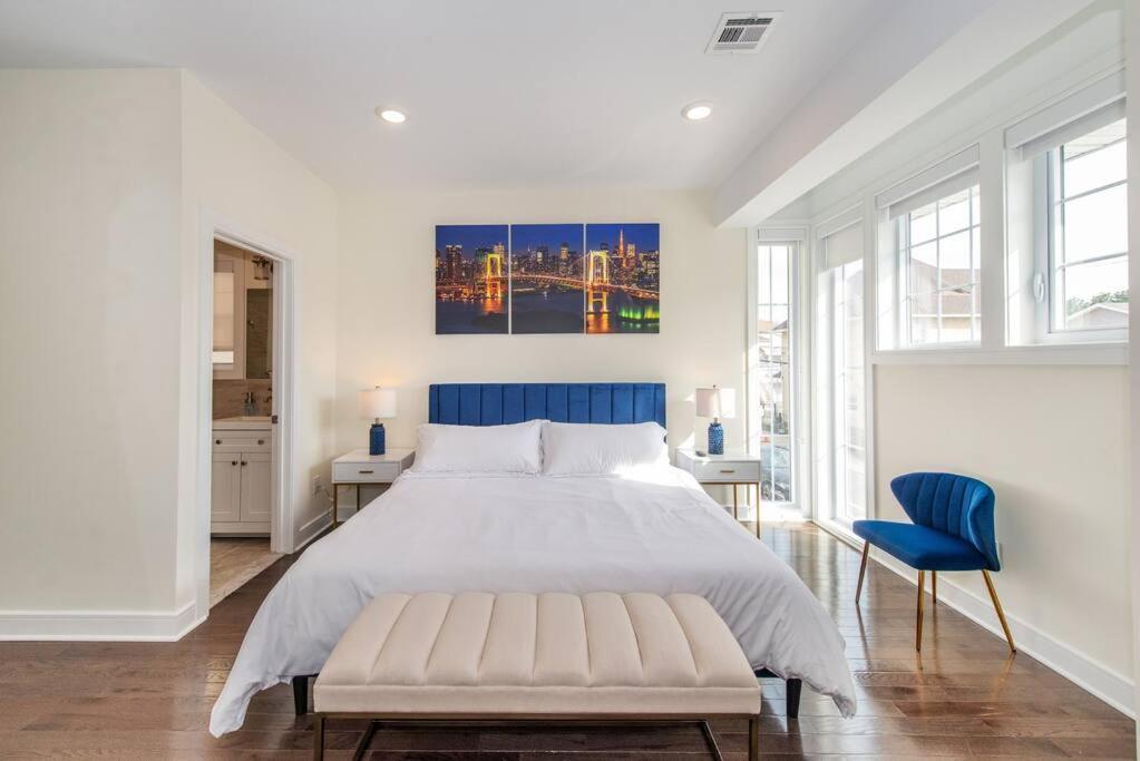 Stylish Chic Condo Nyc At Fingertips North Bergen Exterior photo